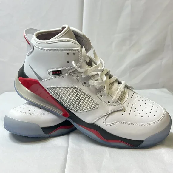 Air Jordan Mars 270